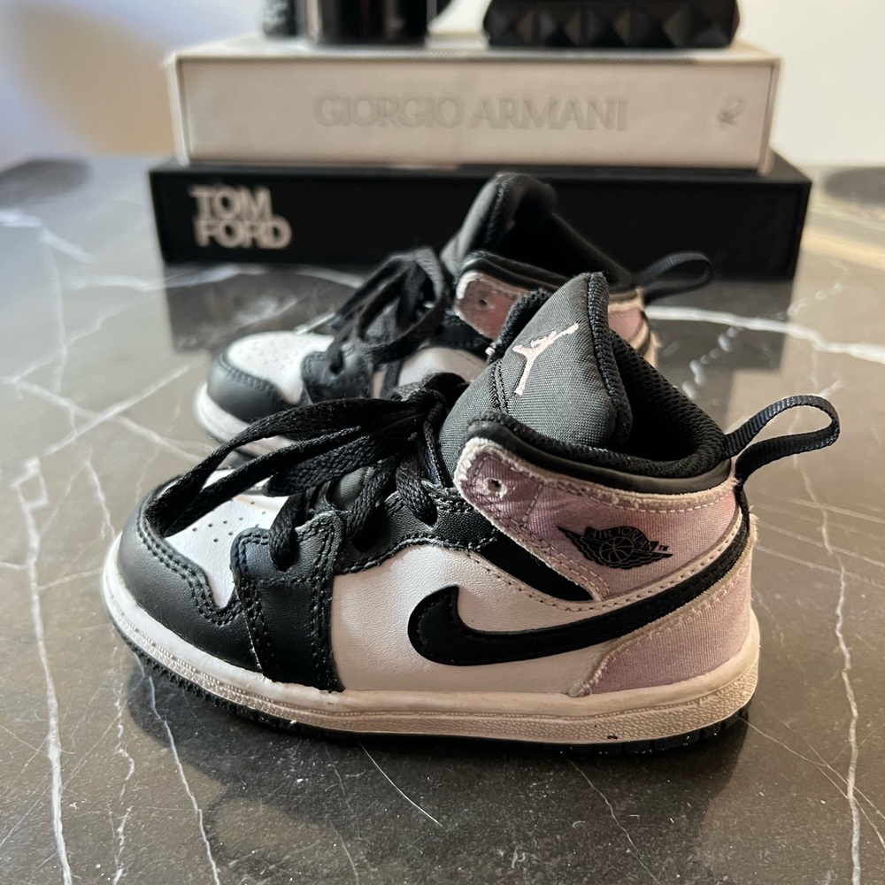 Toddlers Jordan 1 Mid SE